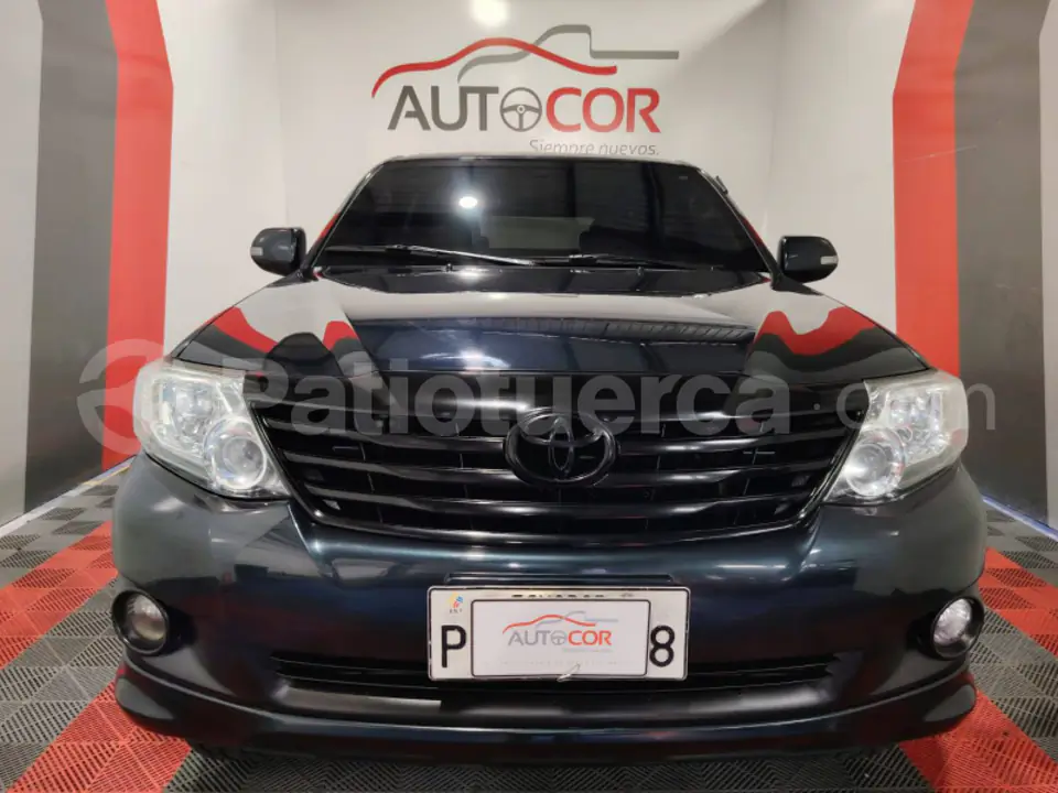 Foto 4 de Toyota Fortuner 2.7