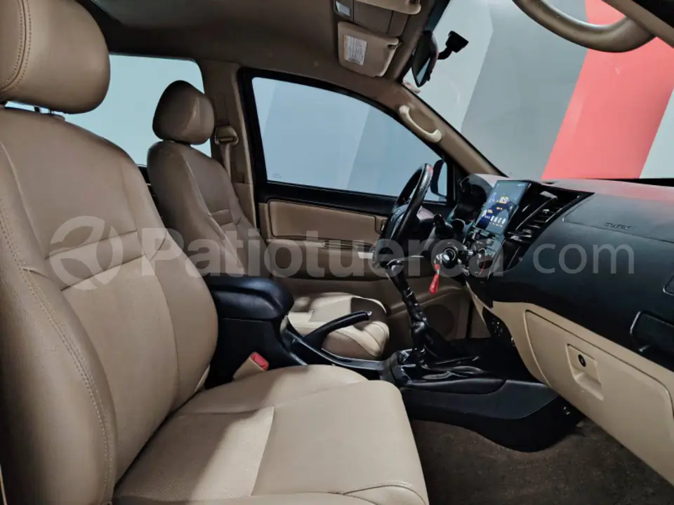 Foto 14 de Toyota Fortuner 2.7