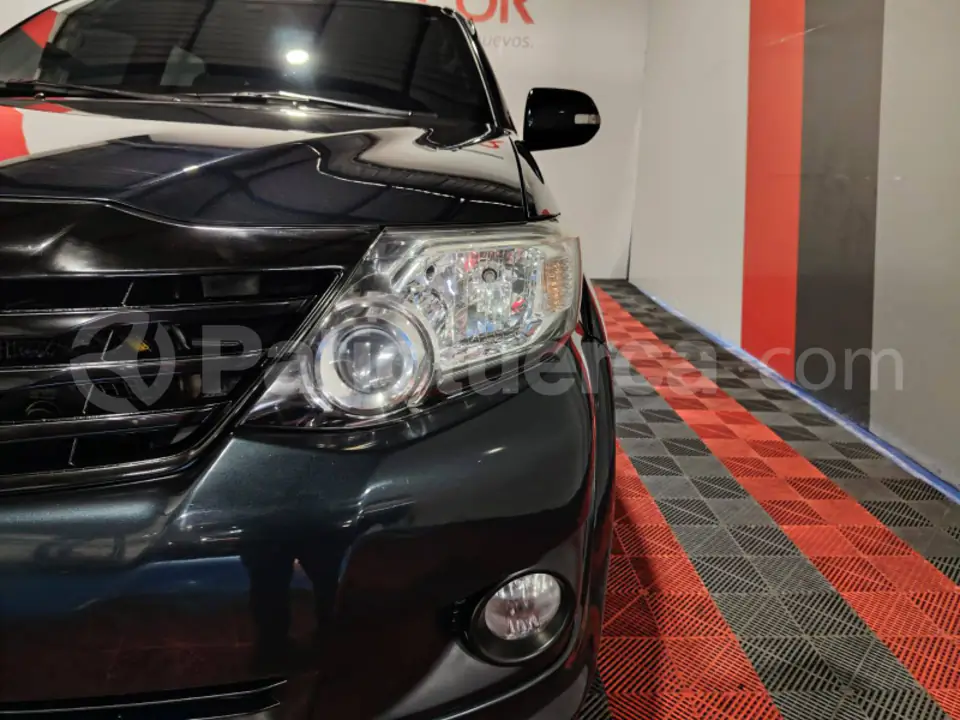 Foto 23 de Toyota Fortuner 2.7