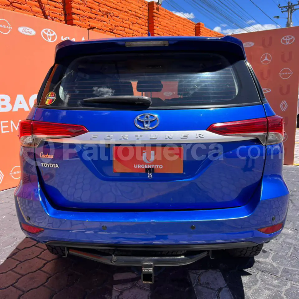 Foto 2 de Toyota New Fortuner