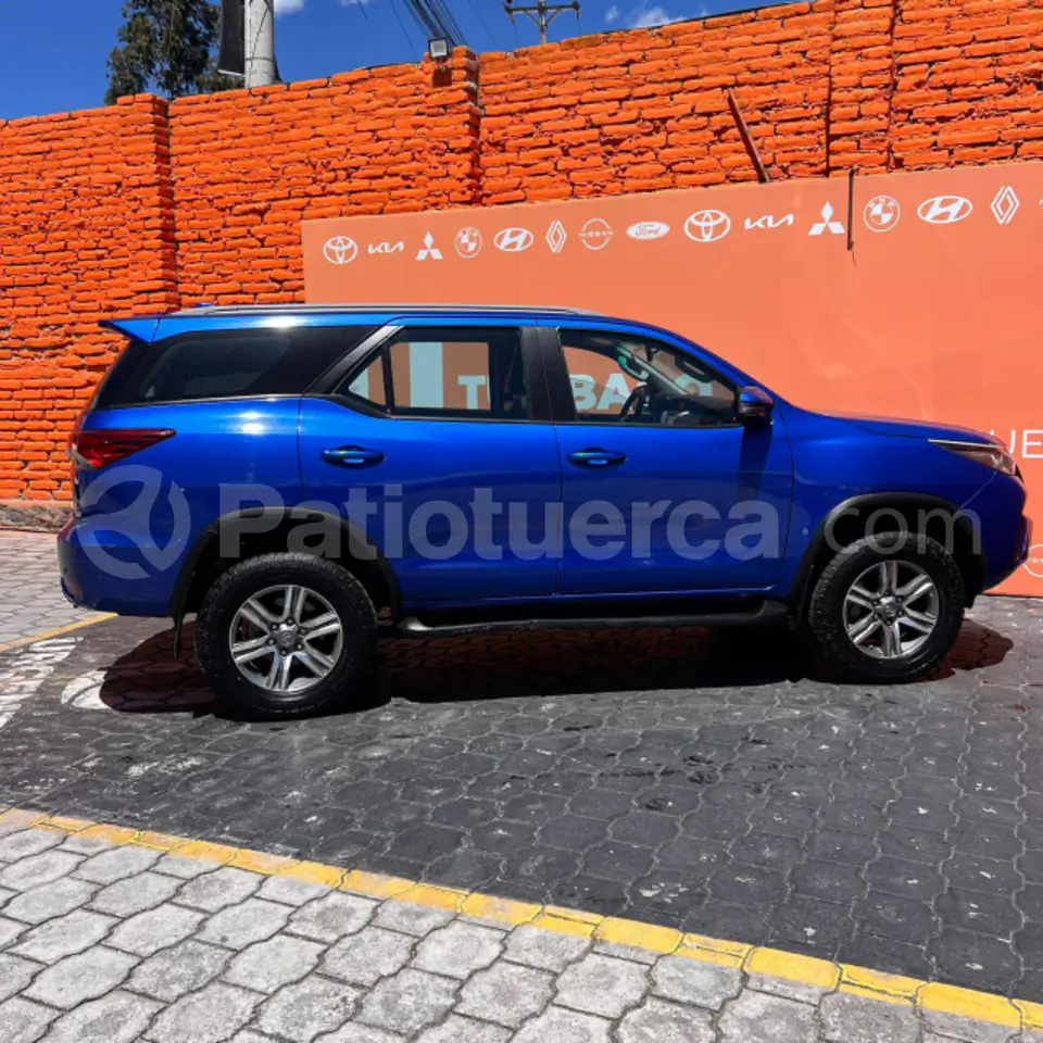Foto 4 de Toyota New Fortuner