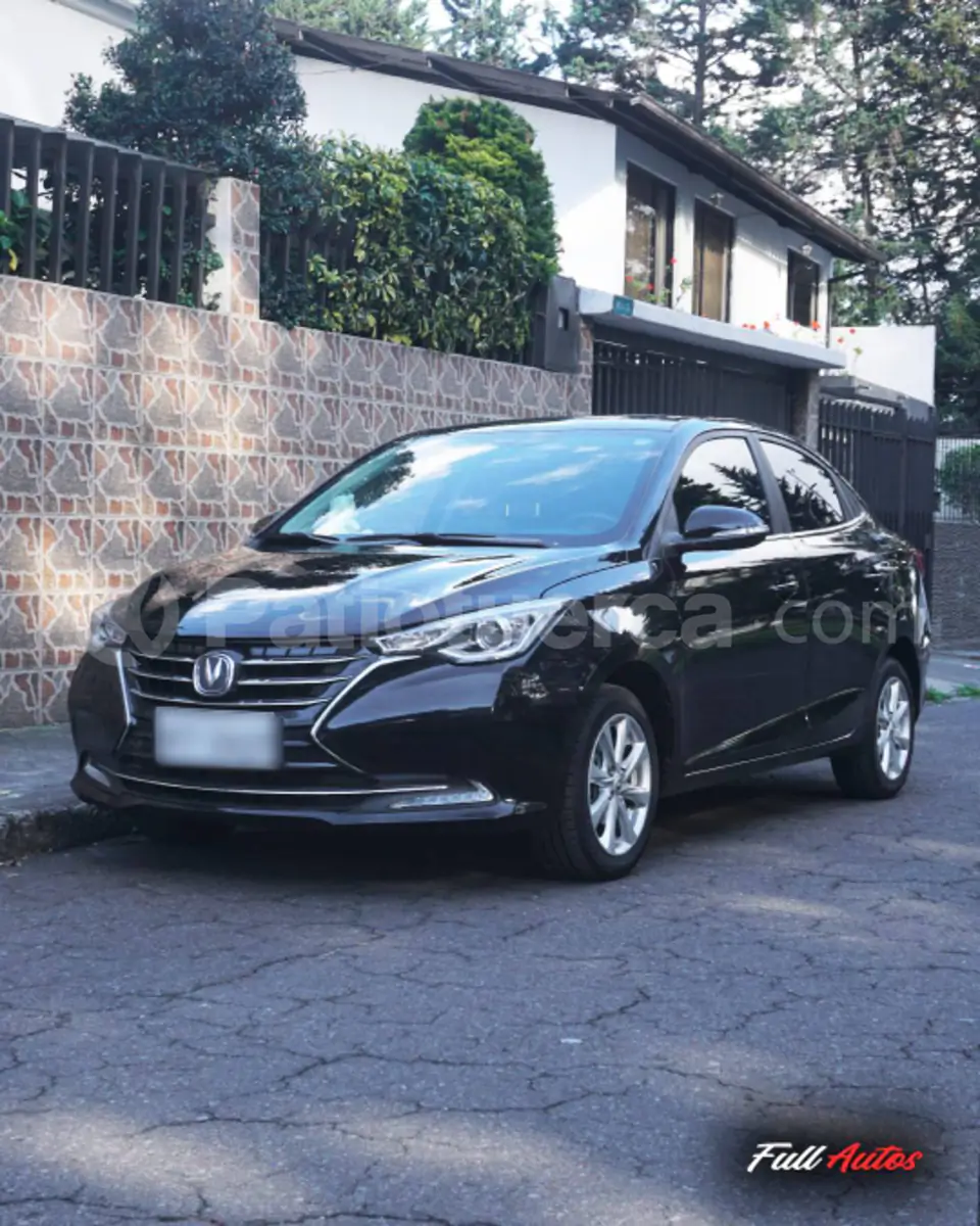 Foto 2 de Changan Alsvin