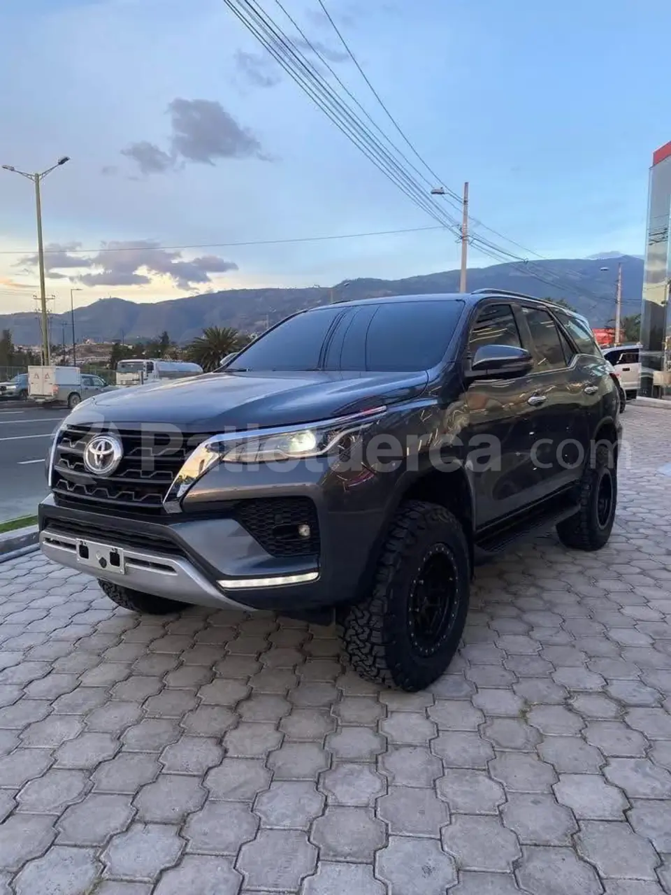 Foto 1 de Toyota New Fortuner