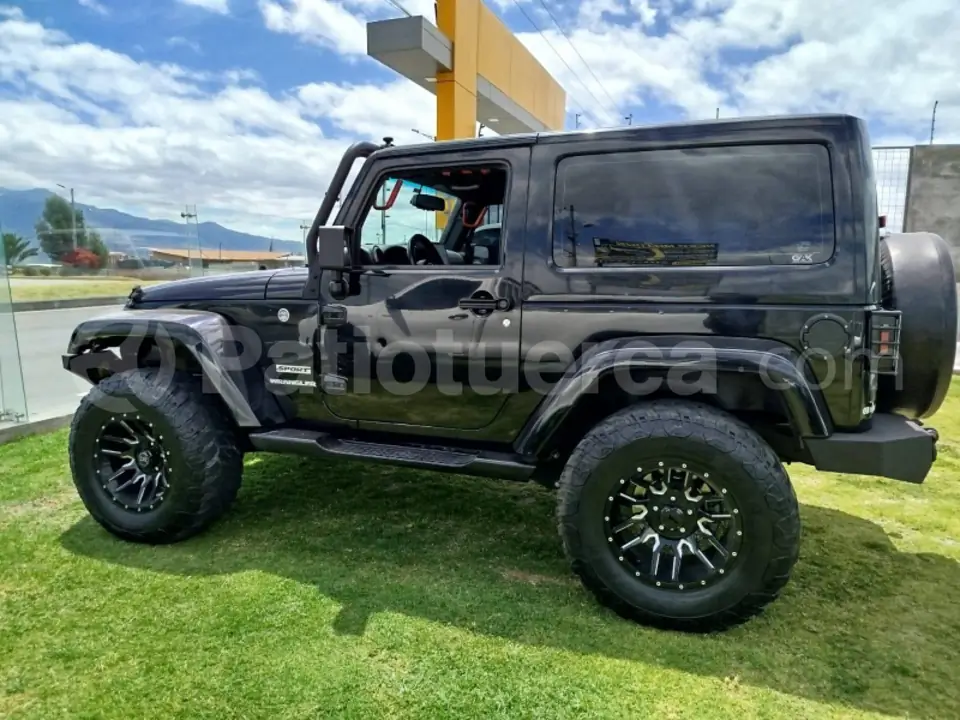 Foto 3 de Jeep Wrangler Sport