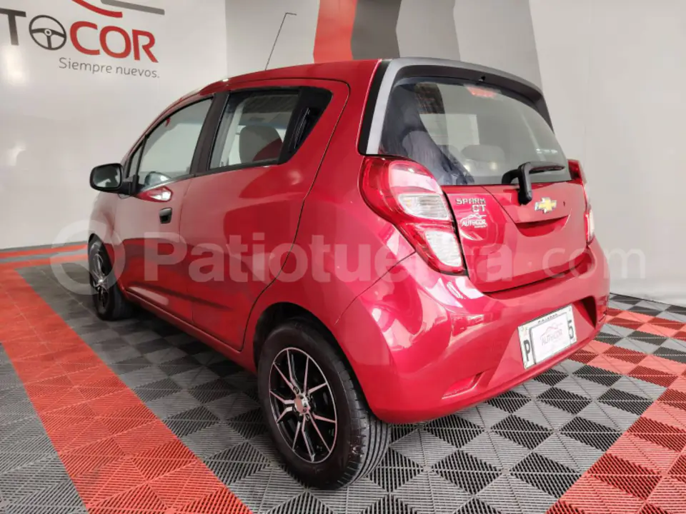Foto 3 de Chevrolet Spark GT