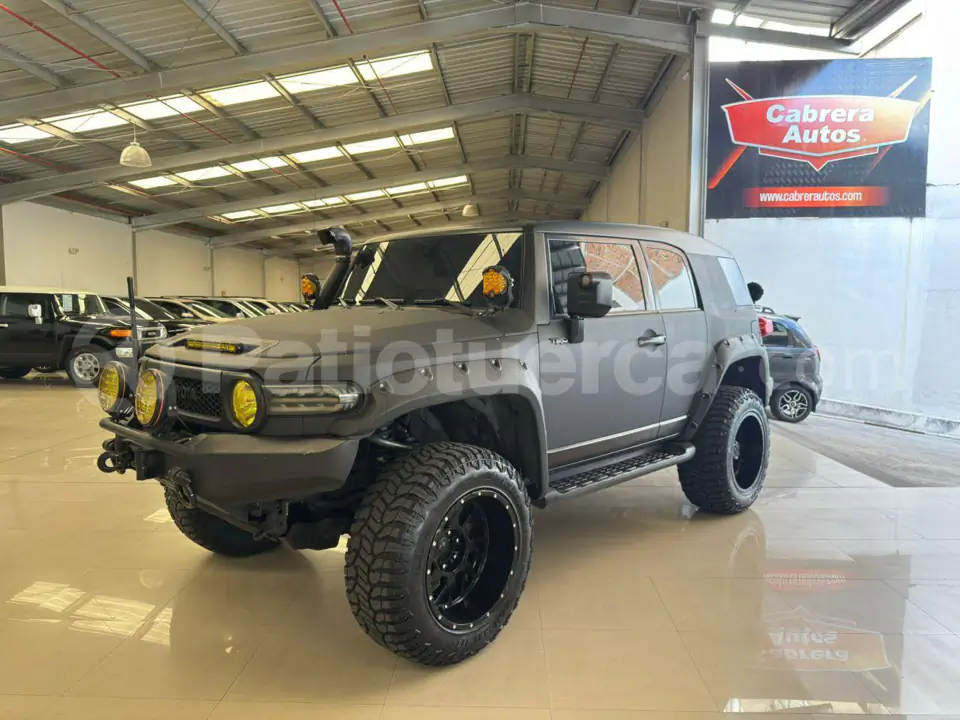 Foto 1 de Toyota FJ Cruiser