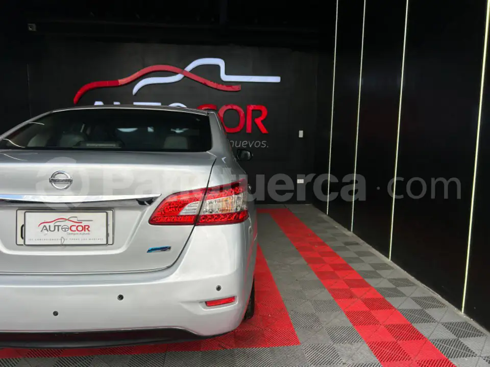 Foto 27 de Nissan Sentra Exclusive