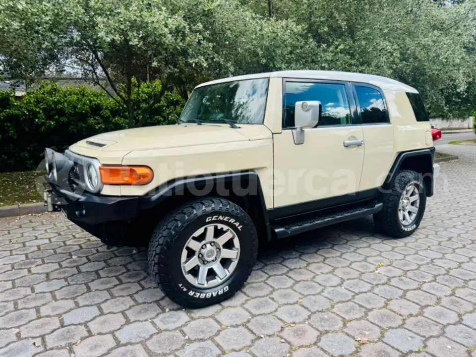 Foto 3 de Toyota FJ Cruiser