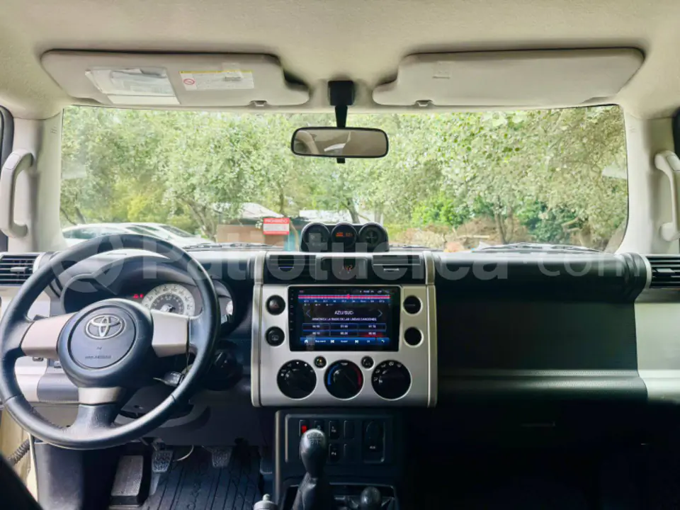 Foto 10 de Toyota FJ Cruiser