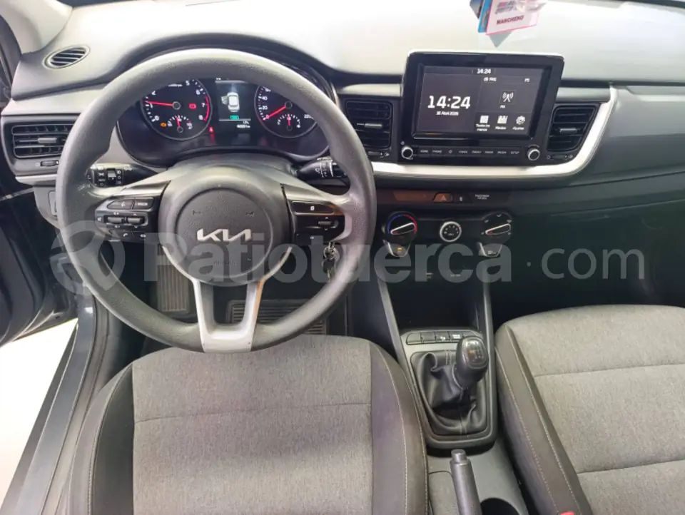 Foto 7 de Kia Stonic LX