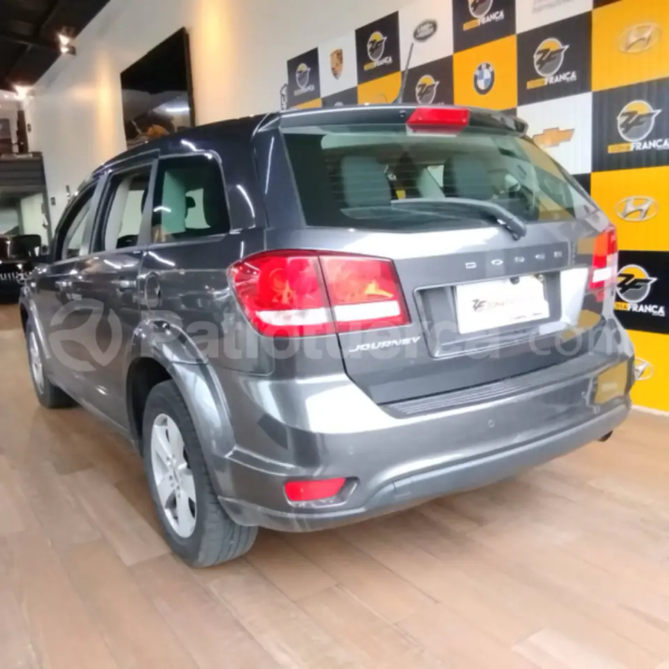 Foto 8 de Dodge Journey SE