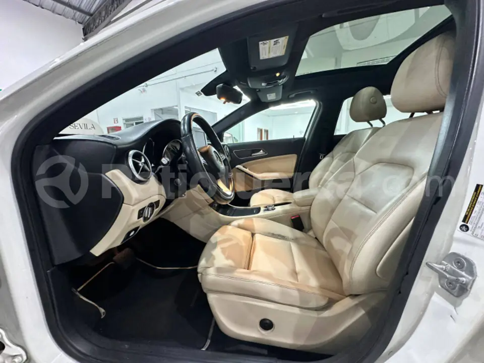Foto 3 de Mercedes Benz GLA 180