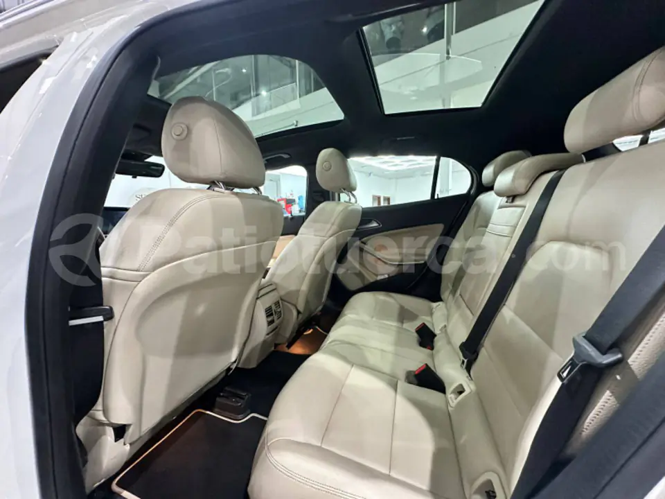 Foto 5 de Mercedes Benz GLA 180