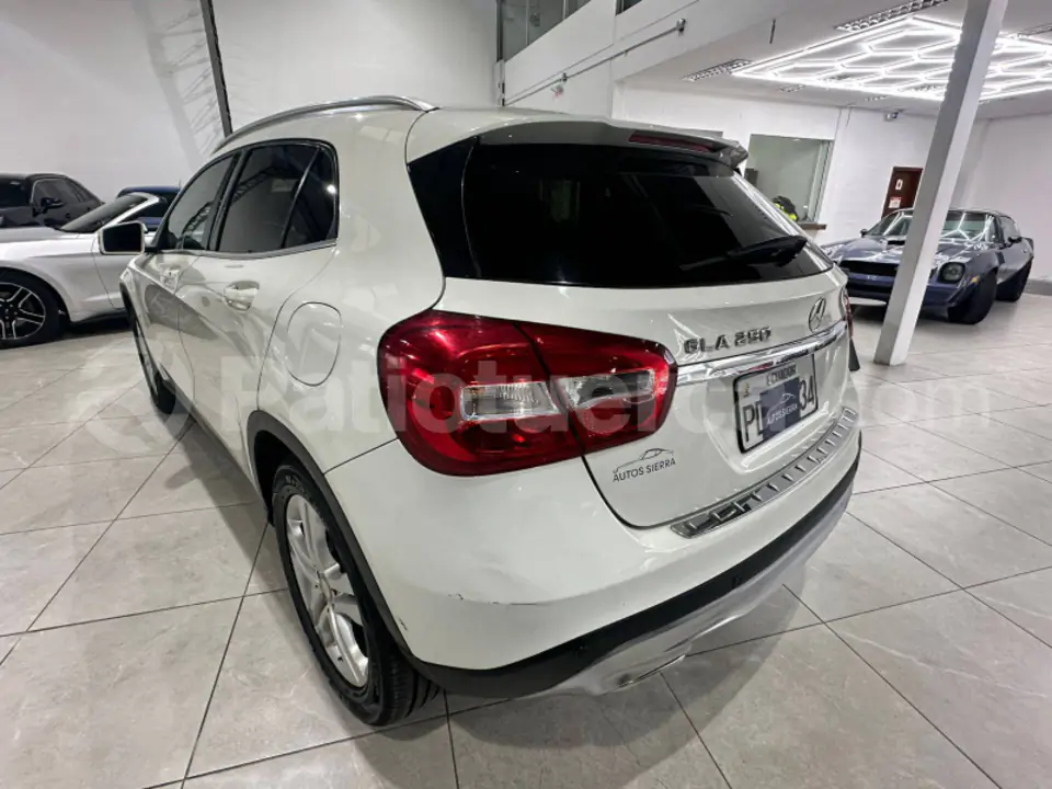 Foto 9 de Mercedes Benz GLA 180
