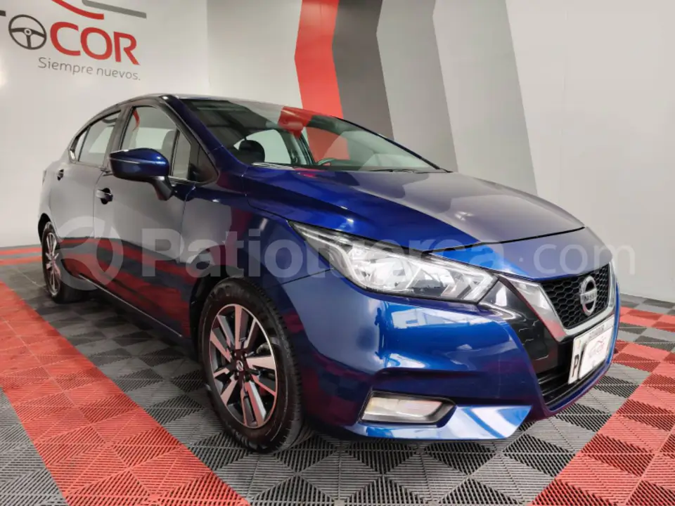 Foto 4 de Nissan VERSA ADVANCE