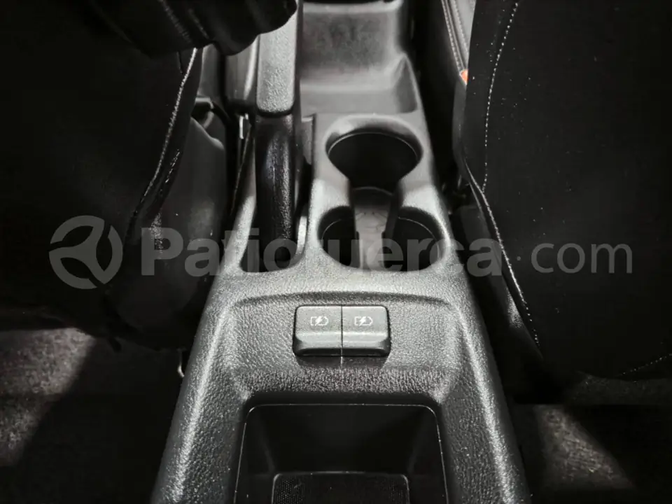 Foto 13 de Nissan VERSA ADVANCE