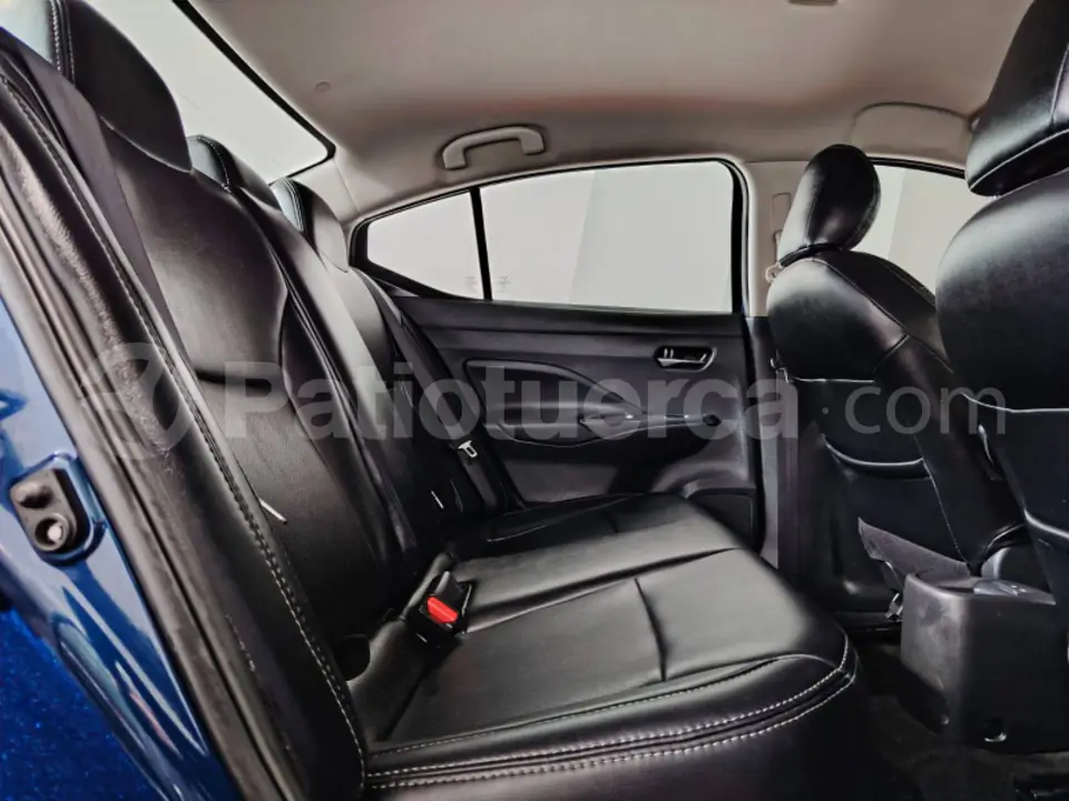 Foto 29 de Nissan VERSA ADVANCE