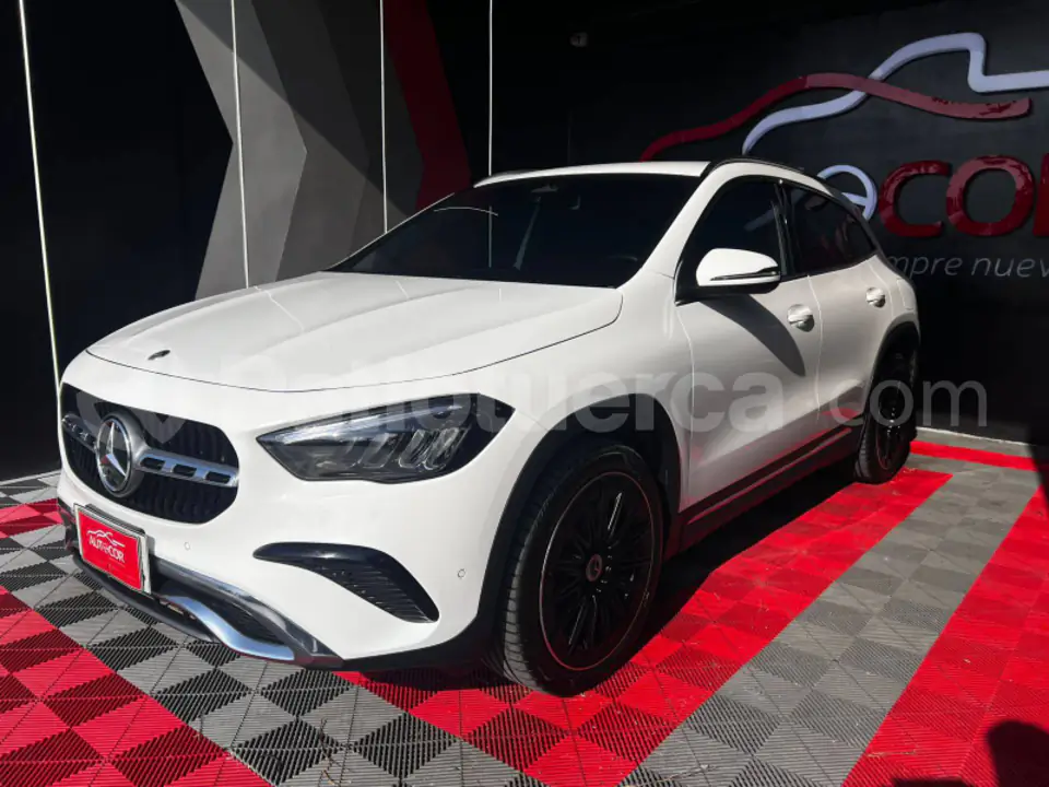 Foto 1 de Mercedes Benz GLA 250 4 MATIC