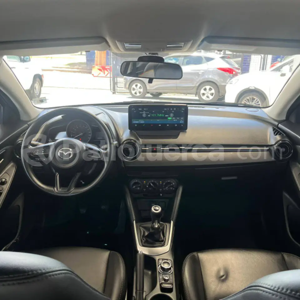 Foto 14 de Mazda 2
