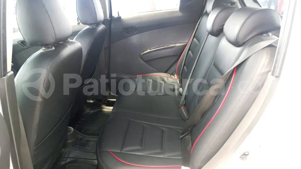 Foto 8 de Chevrolet Spark GT FULL