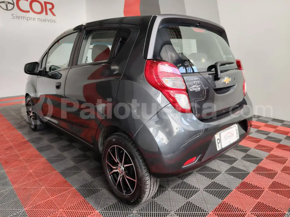 Foto 4 de Chevrolet Spark GT