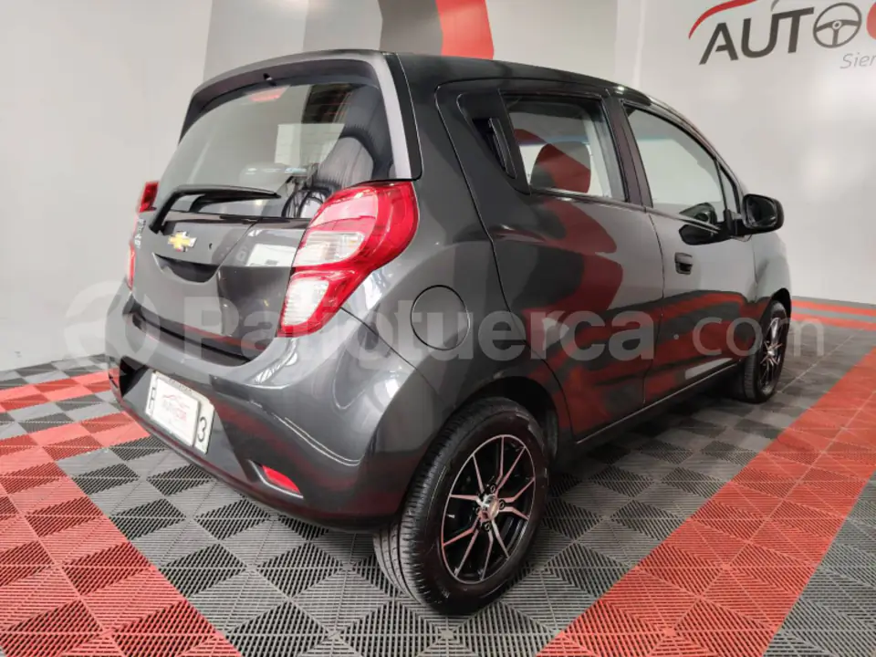 Foto 7 de Chevrolet Spark GT