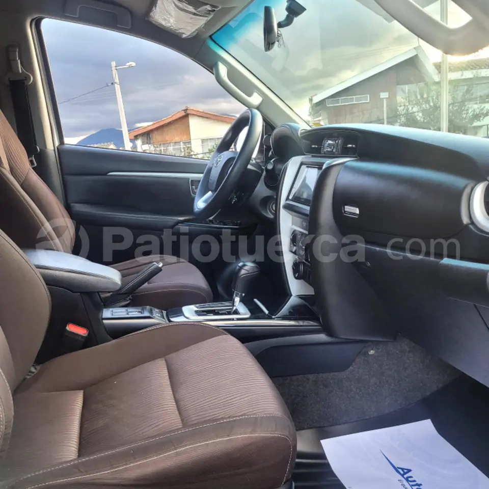 Foto 15 de Toyota New Fortuner