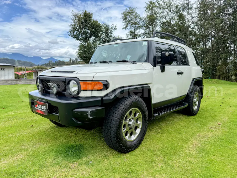Foto 2 de Toyota FJ Cruiser