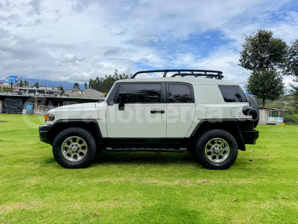Foto 3 de Toyota FJ Cruiser