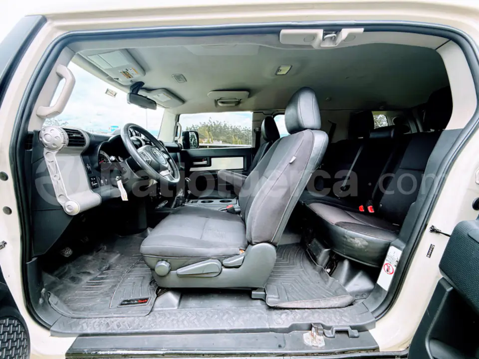 Foto 9 de Toyota FJ Cruiser