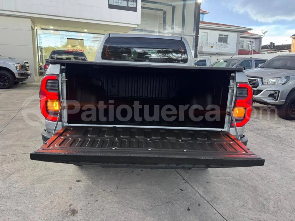 Foto 12 de Toyota Hilux CD 4x2 Diesel