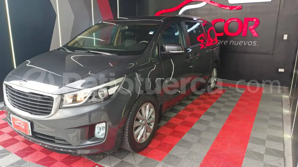 Foto 1 de Kia Carnival