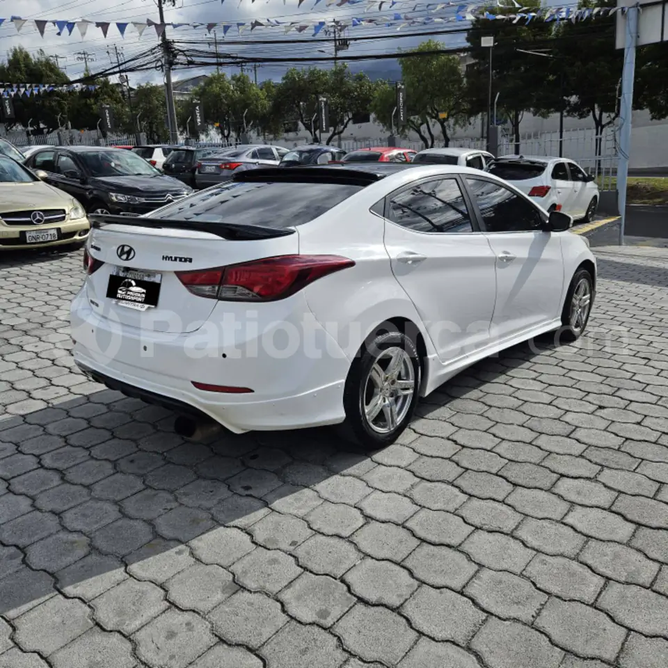 Foto 5 de Hyundai Elantra