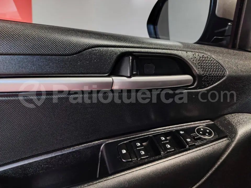 Foto 12 de Kia SONET LX STD
