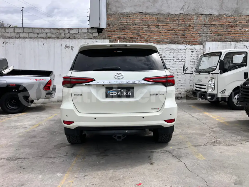 Foto 6 de Toyota New Fortuner