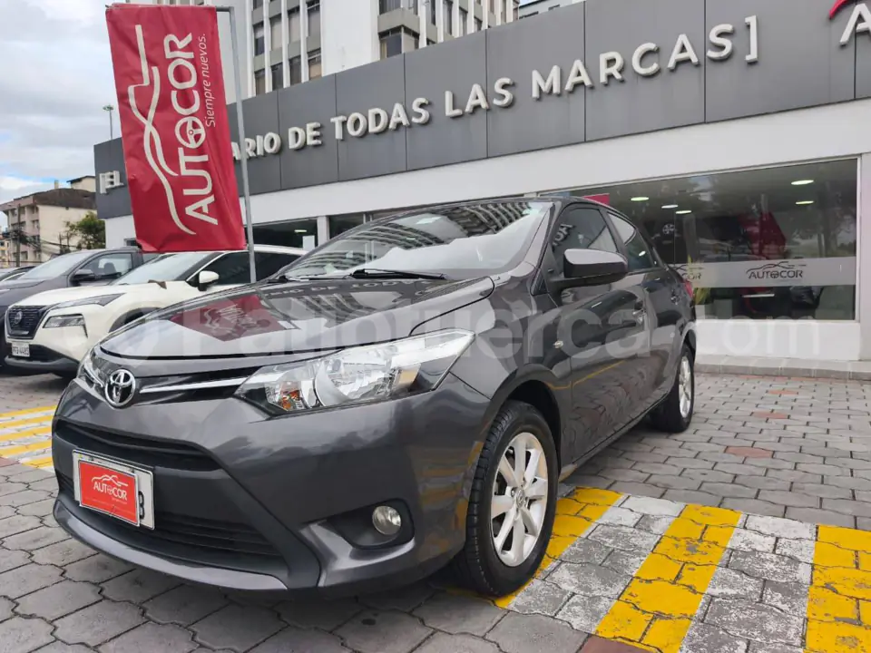 Foto 1 de Toyota New Yaris