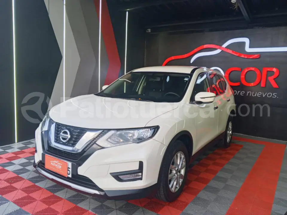 Foto 1 de Nissan X-Trail Sense 2 Row