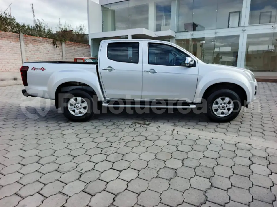 Foto 4 de Chevrolet D-MAX CRDI FULL AC 2.5 CD 4X4  TM DIESEL
