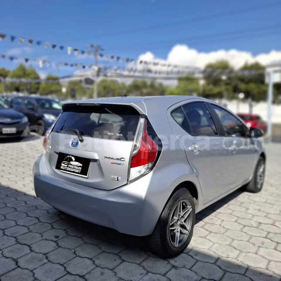 Foto 6 de Toyota Prius C Sport
