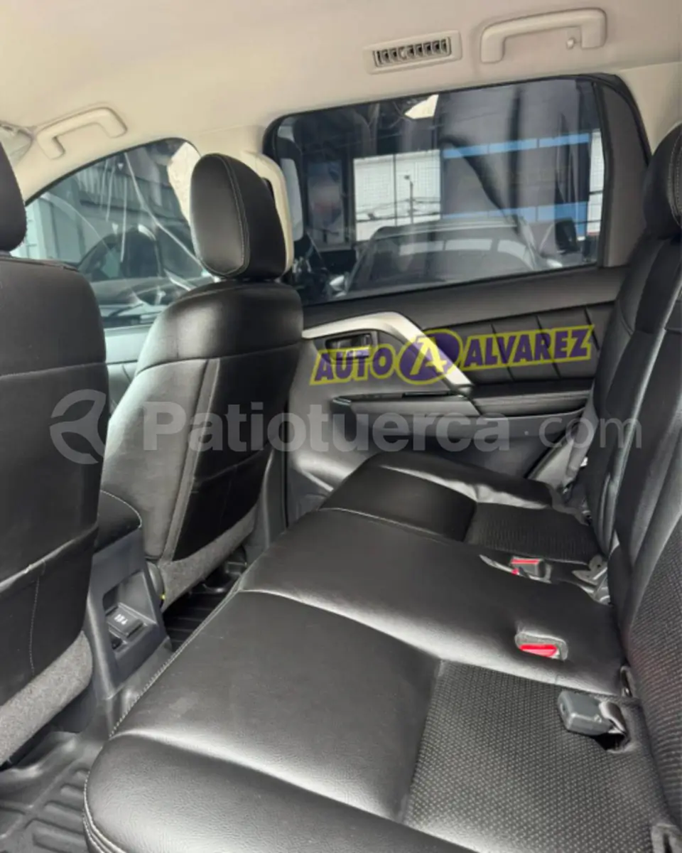 Foto 3 de Mitsubishi Montero Sport Diesel