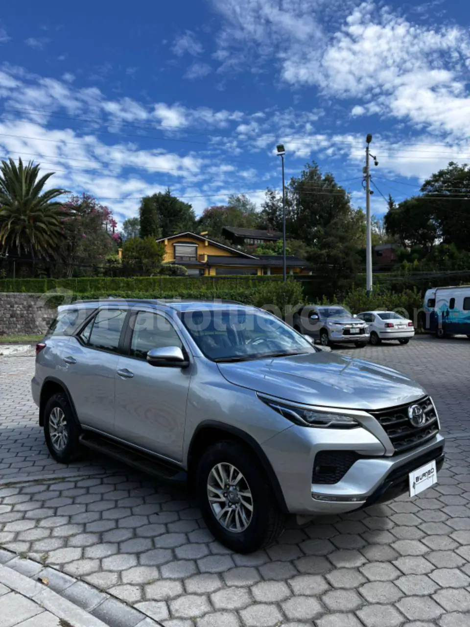 Foto 2 de Toyota New Fortuner
