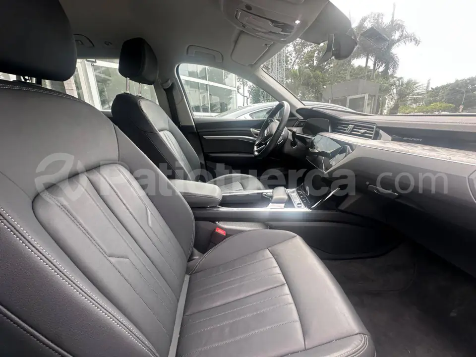 Foto 4 de Audi Q8 e-tron 50 Sportback