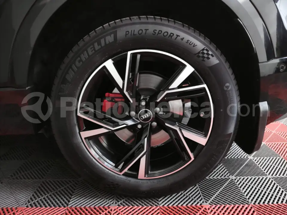 Foto 33 de Audi Q8 TFSI Quattro