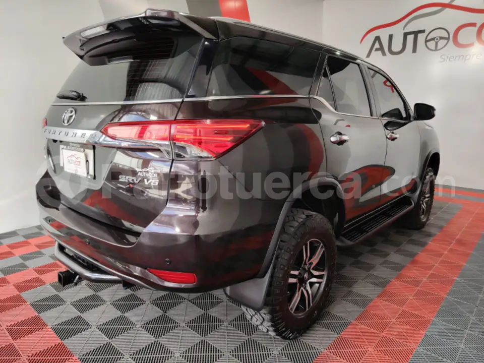 Foto 33 de Toyota New Fortuner