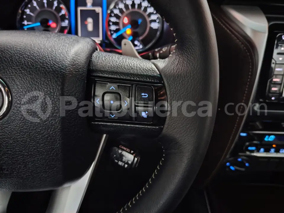 Foto 13 de Toyota Fortuner 4.0