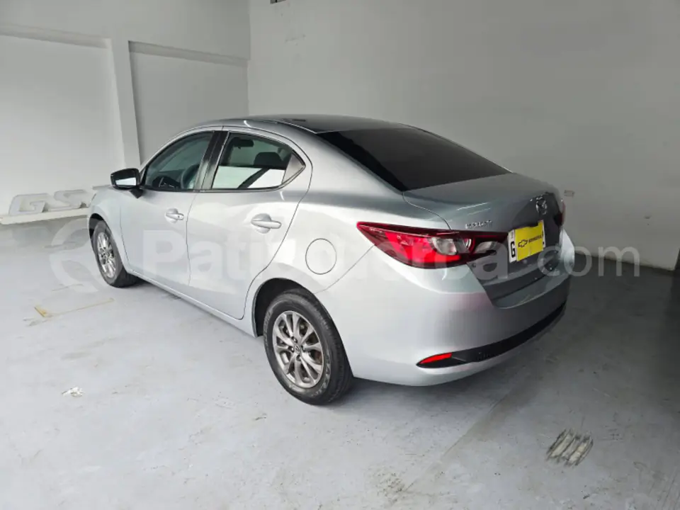 Foto 2 de Mazda 2