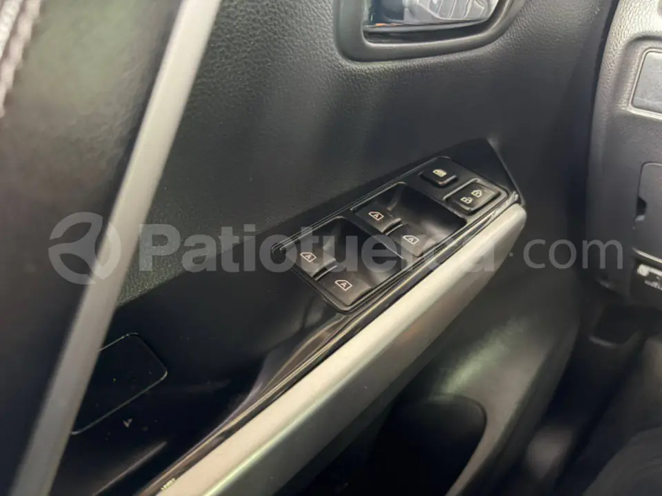 Foto 16 de Mitsubishi Montero GLS