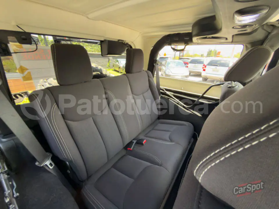 Foto 13 de Jeep Wrangler Rubicon