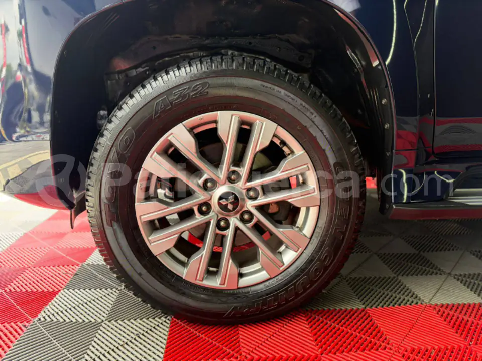 Foto 7 de Mitsubishi Montero Sport