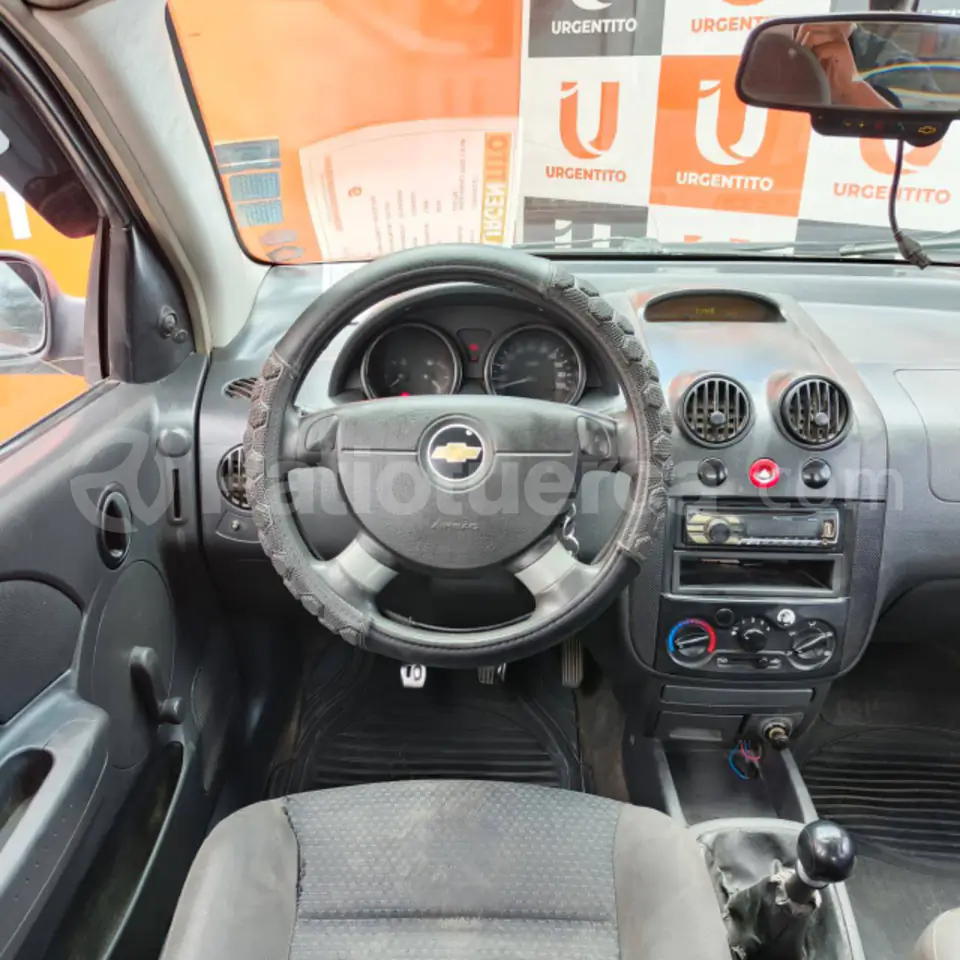 Foto 6 de Chevrolet Aveo Family